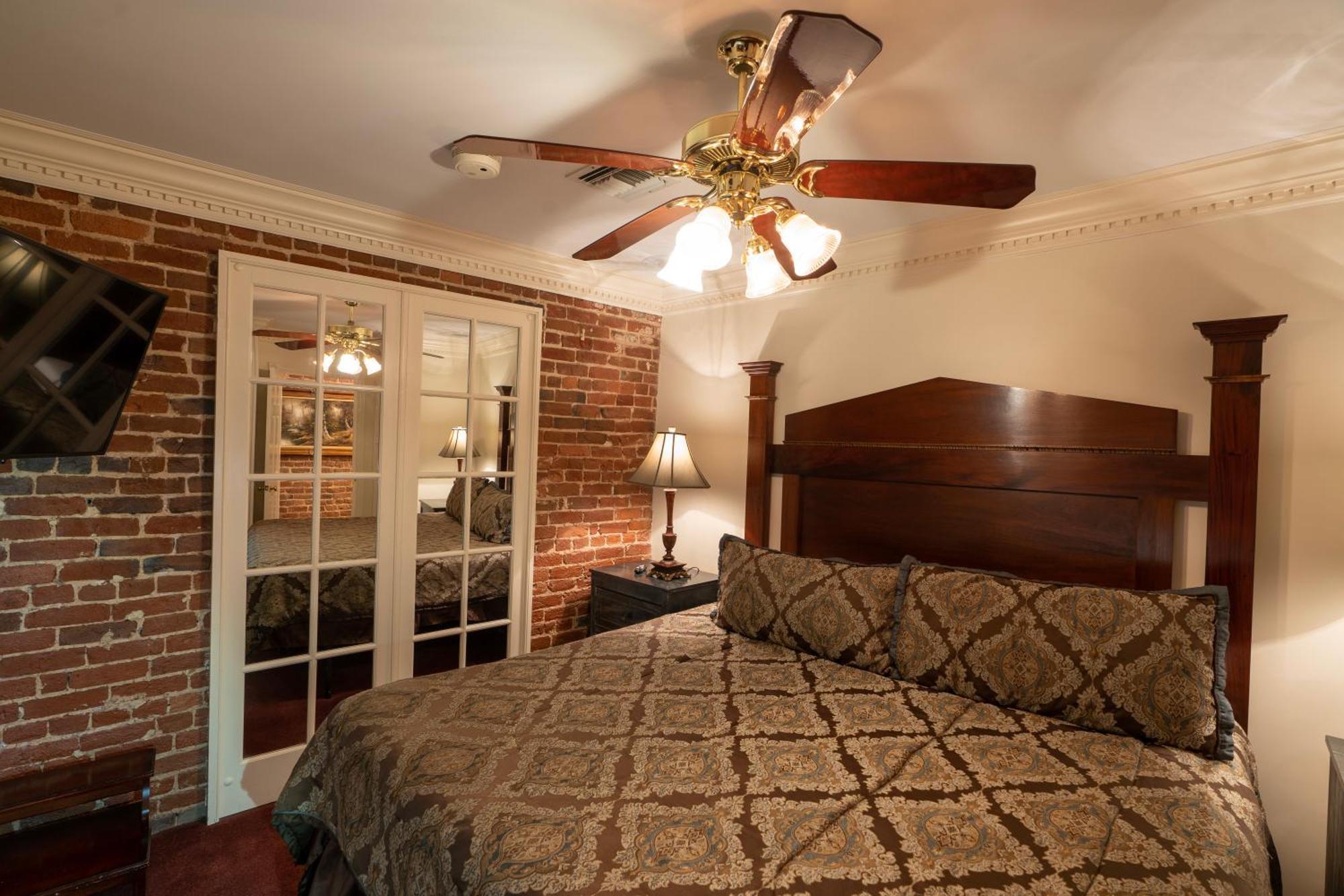 Quarter House Suites New Orleans Bagian luar foto